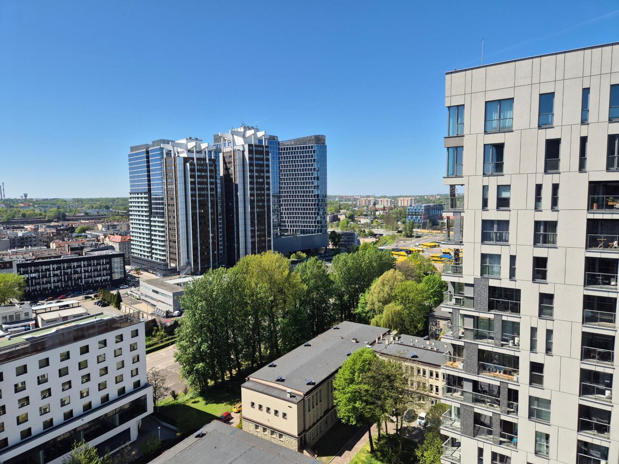 15 Pietro Sokolska 30 Towers Apartments - New- Lux- Parking- Sauna- Gym- And Good View From 15Th Floor カトヴィツェ エクステリア 写真